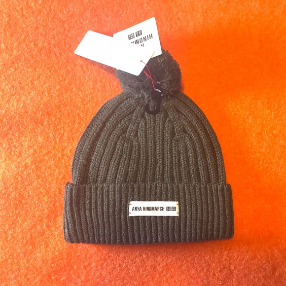 Anya Hindmarch Uniqlo olive touch of wool heattech pompom beanie hat NWT - Picture 6 of 8